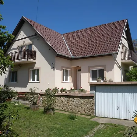 Апартаменты Three-bedroom In I Вонярцвашхедь