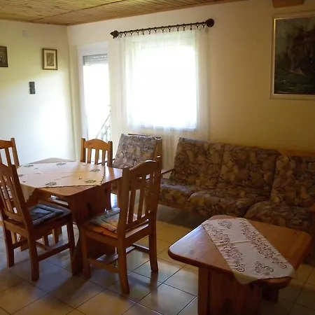 Three-bedroom In I Апартаменты *